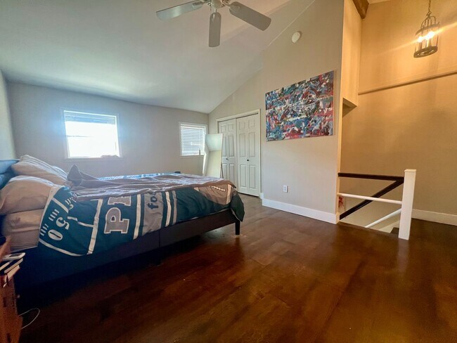 Building Photo - Gorgeous 1-Bedroom Bi-Level Apartment in Passyunk Square! Available NOW!