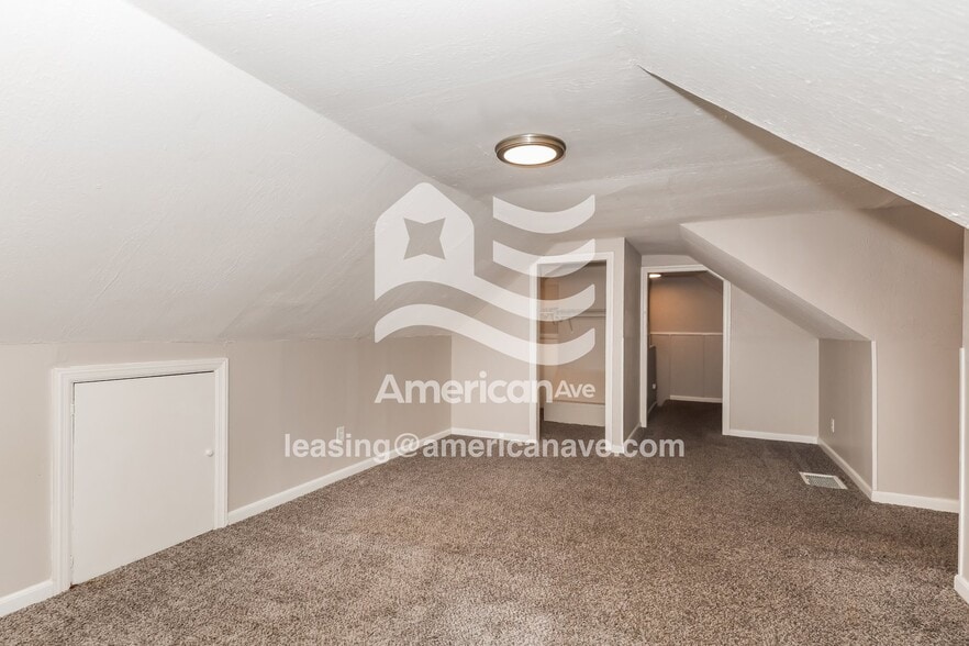 Building Photo - 1543 Vancouver Dr