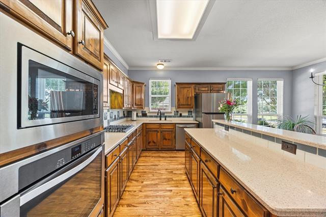 Building Photo - 425 Chippendale Dr