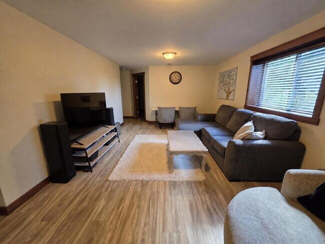 Building Photo - FREE SEPTEMBER RENT for this Spacious 4-Bedroom Home with Vaulted Ceilings with Finished Basement...