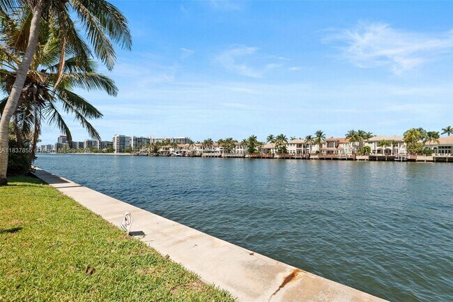 Building Photo - 2200 S Ocean Dr