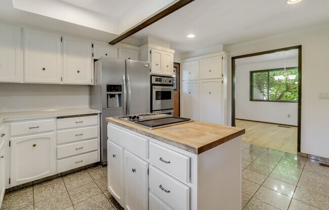 Building Photo - 4Bed, 3Bath Home in West Slope / Raleigh H...