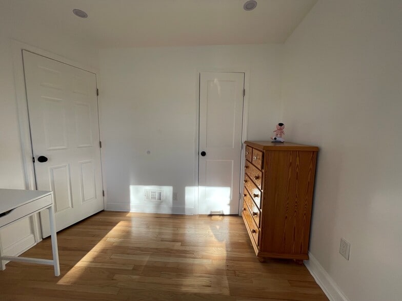 Bedroom2 - 11 Raymond Pl