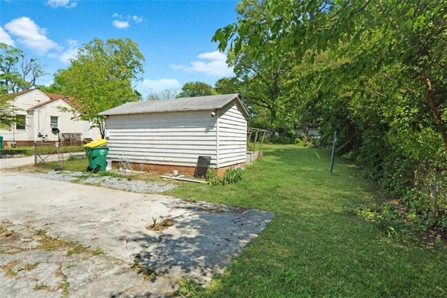 Building Photo - 5024 Park Ave