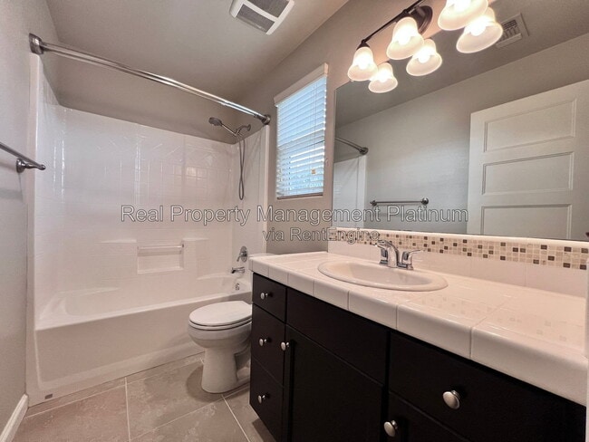 Building Photo - 1502 N Reunion Way
