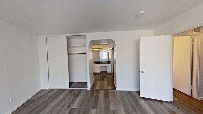 Building Photo - 2 Bedroom 2 Bath Home with an Amazing View...
