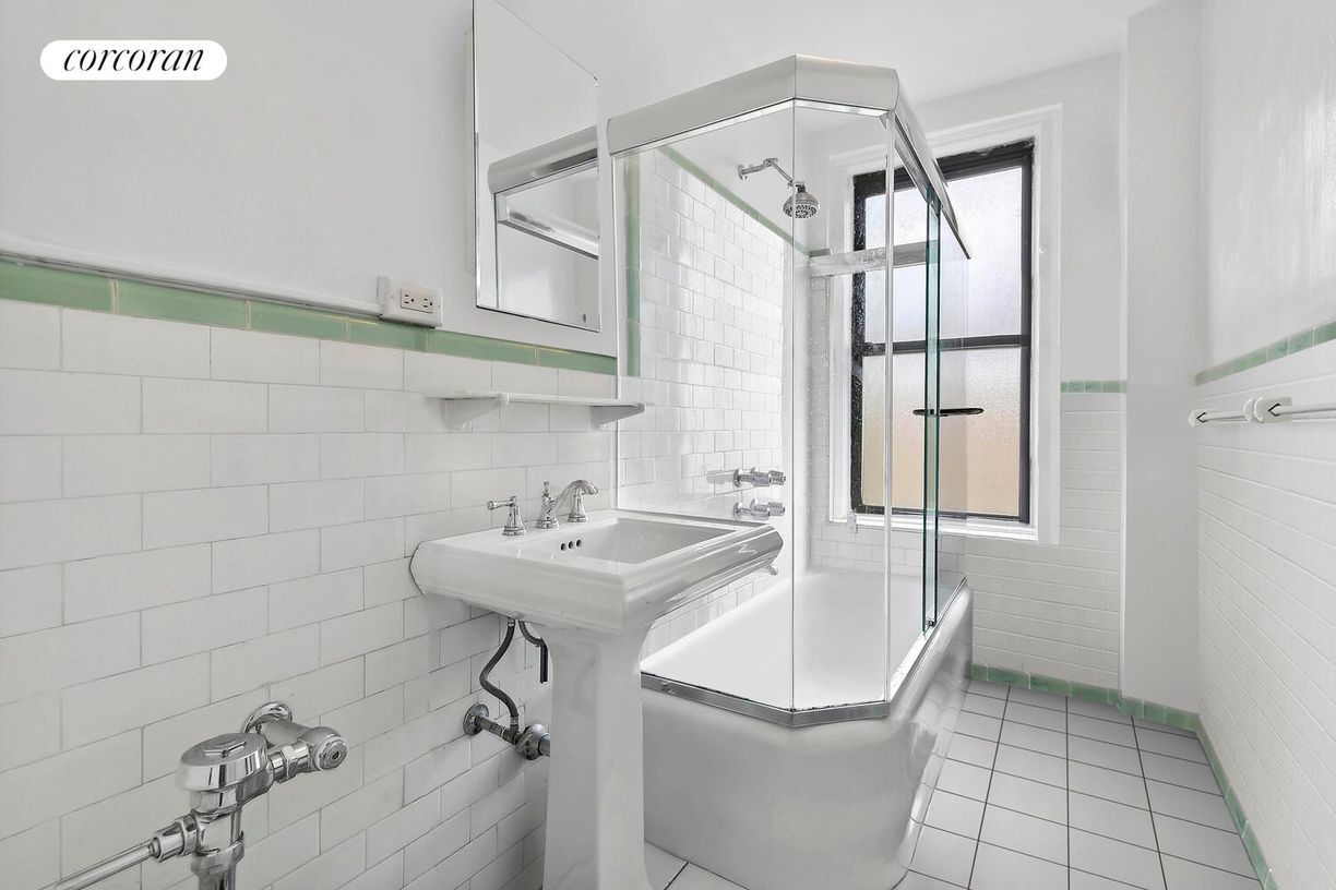 Building Photo - 467 Central Prk W