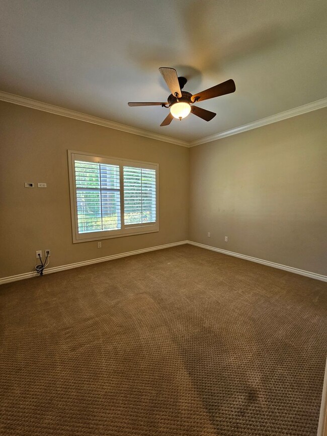 Building Photo - Exceptional Single-Story Home in Prime Upl...