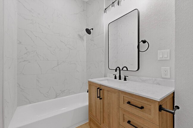Building Photo - Newly Renovated Home In Watauga Ready To Be Yours!!!!