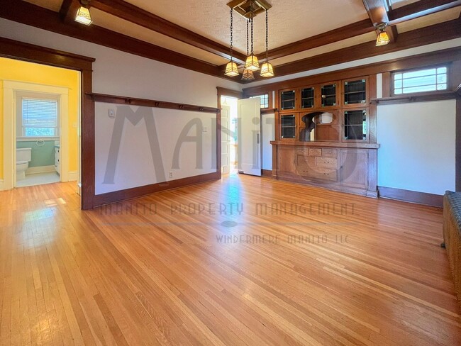 Building Photo - Beautiful South Hill Craftsman