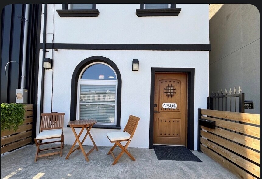 Front Door - 2504 E York St