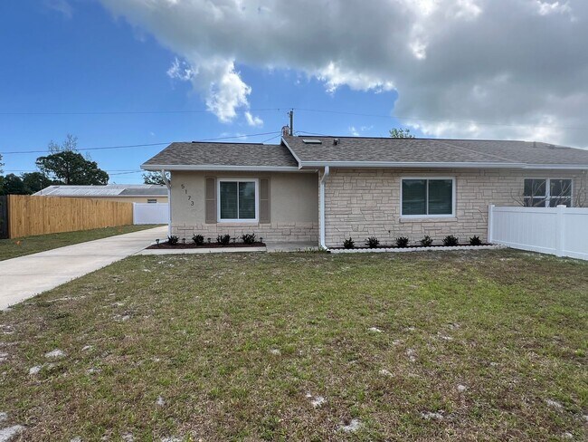 Building Photo - 5173 Pineland Ave