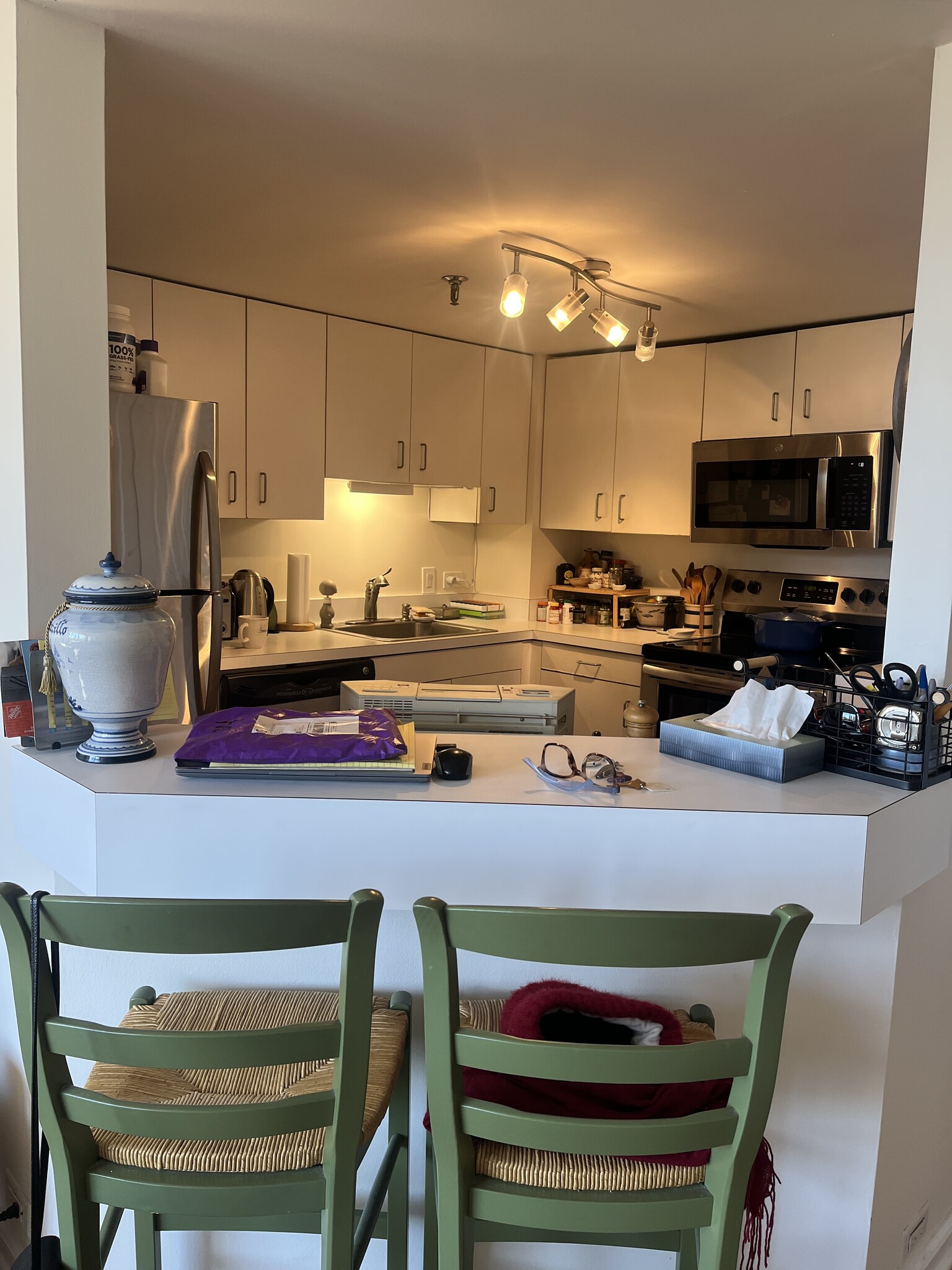 Open kitchen - 2001 Hamilton St