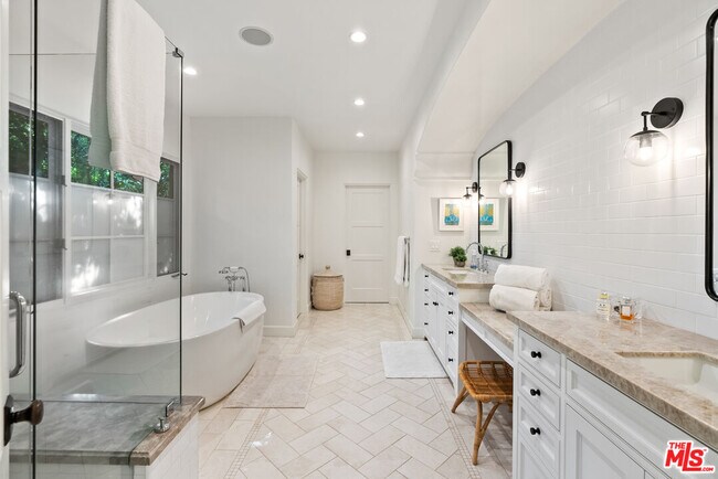 Building Photo - 12234 Falkirk Ln