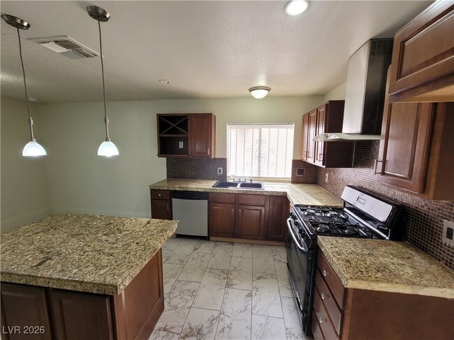 Building Photo - 3908 Montebello Ave