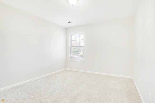 Building Photo - 6260 Whitetail Ct NW
