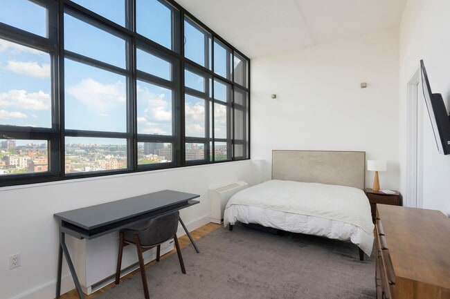 Building Photo - 360 Furman St