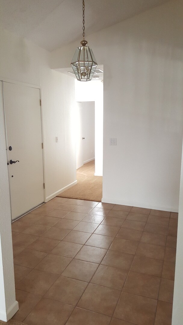 Building Photo - South Natomas One Story Great Location 4 b...