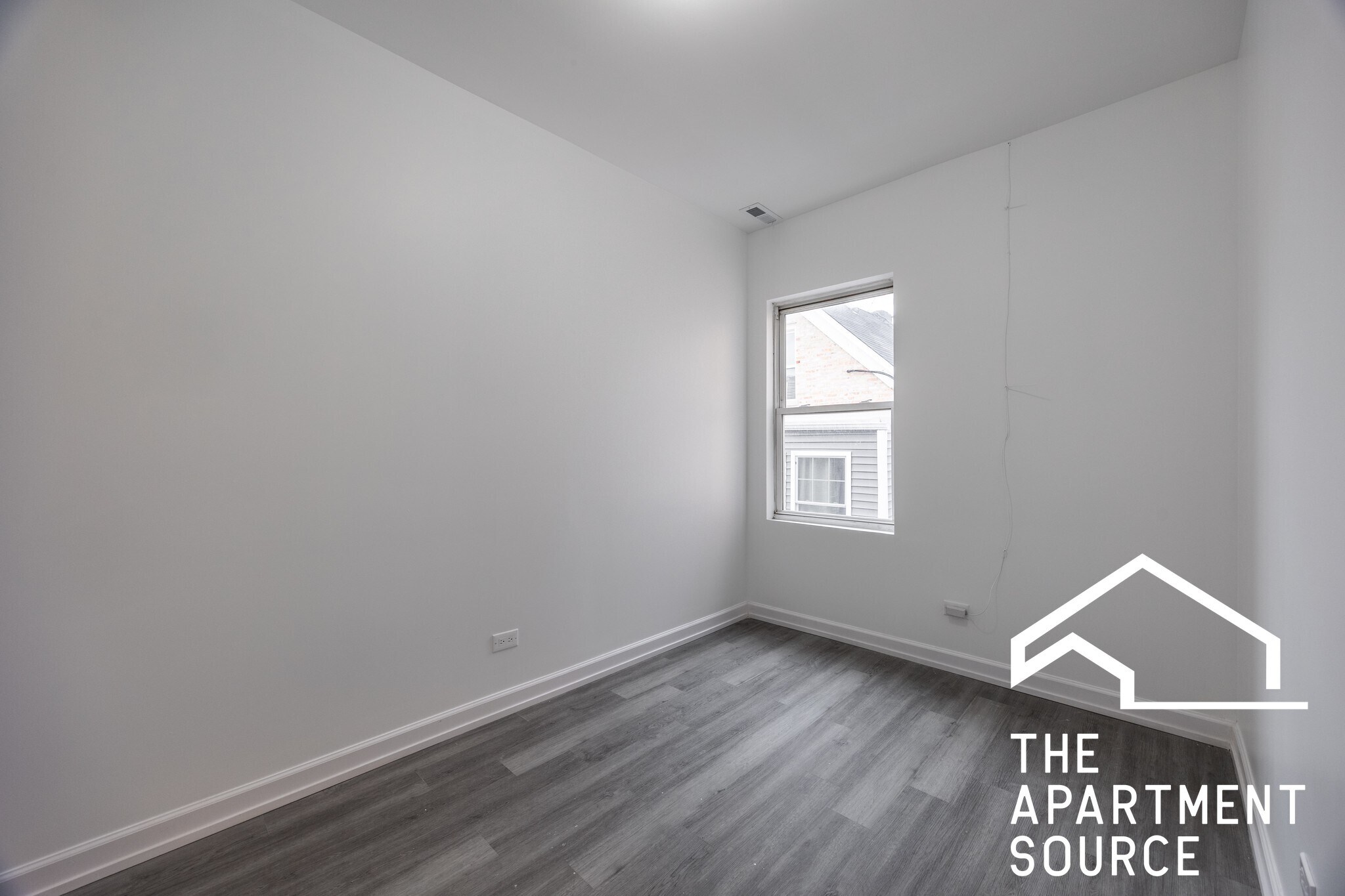 Building Photo - 1014 N Hamlin Ave