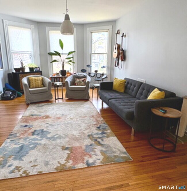 Building Photo - 611 Whitney Ave