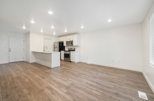 Building Photo - 3-Bedroom Home in Prime Lehi Location