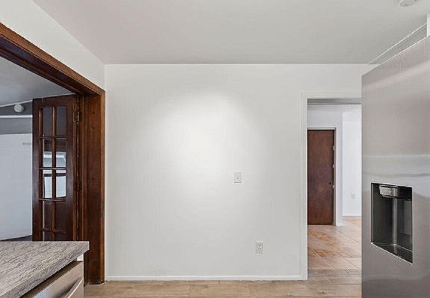 Building Photo - 405 Adele St