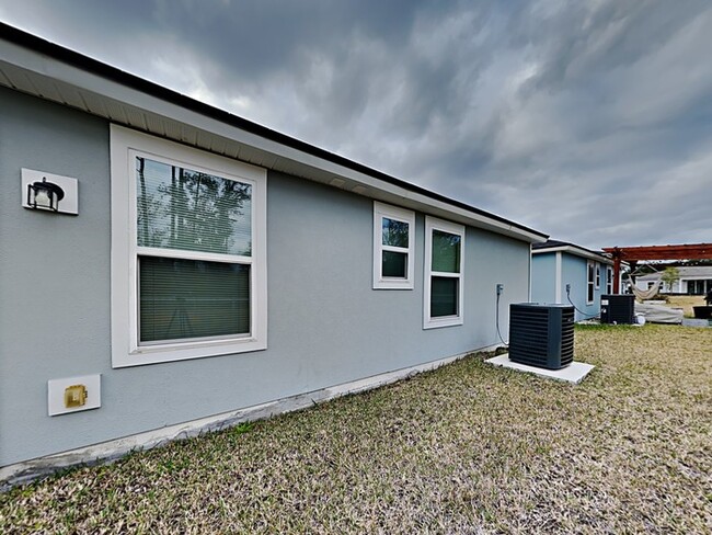 Building Photo - BEAUTIFUL NEW HOME
