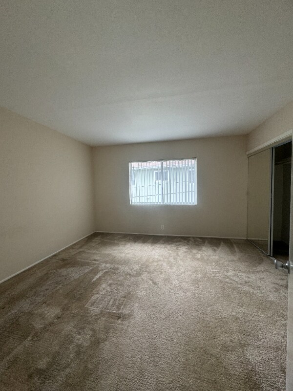 Building Photo - 1690 Amberwood Dr