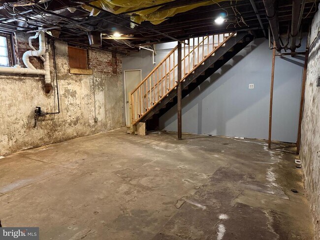 Building Photo - 2519 Brown St
