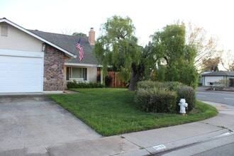 Building Photo - 9100 Castlebar Way