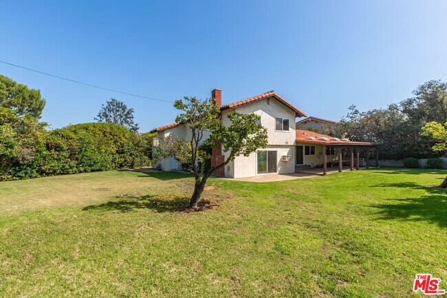 Building Photo - 6032 Sandbrook Dr