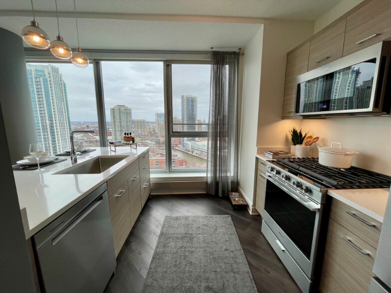 Building Photo - 300 Braun Alley