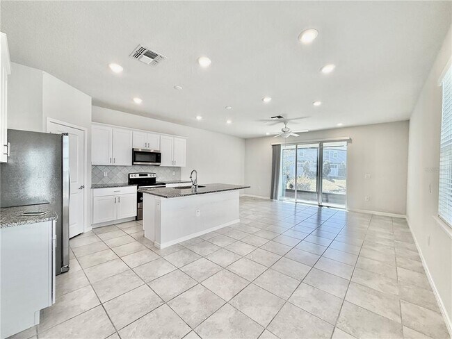 Building Photo - 19672 Shady Oak Dr