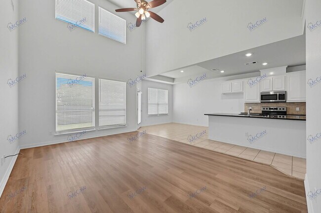 Building Photo - 1124 Salem Dr