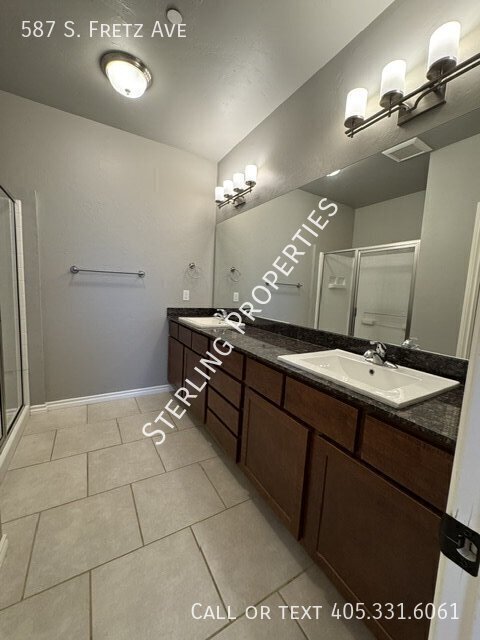 Building Photo - 587 S Fretz Ave