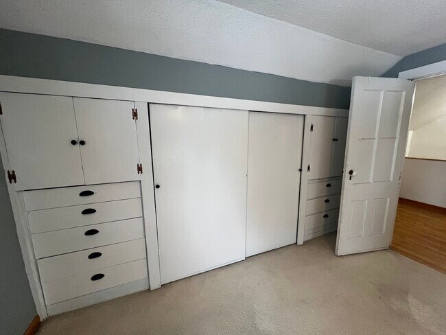 Building Photo - 1012 S 4th Ave