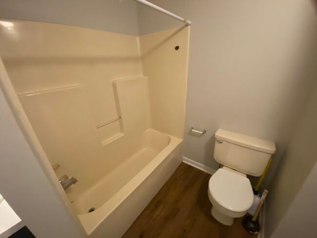 Building Photo - Affordable townhome near campus an square