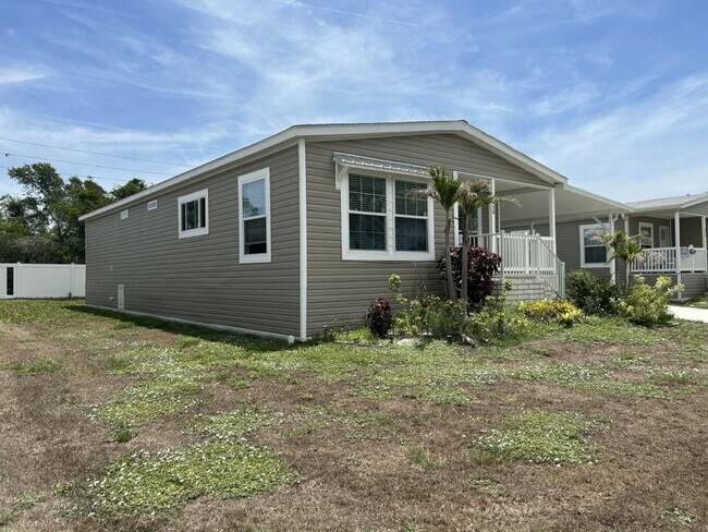 Building Photo - 456 Cecilia Dr
