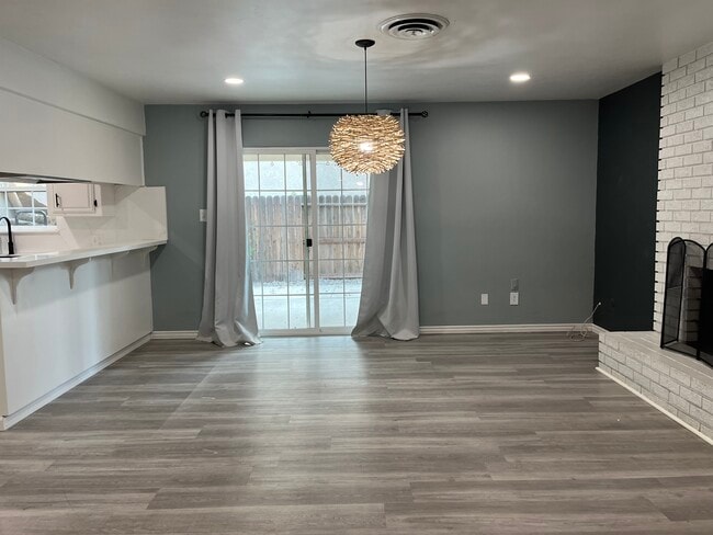 Building Photo - 5708 Cochran Dr
