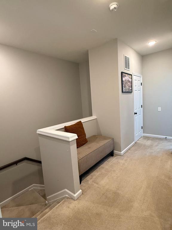 Building Photo - 31 Par Ln