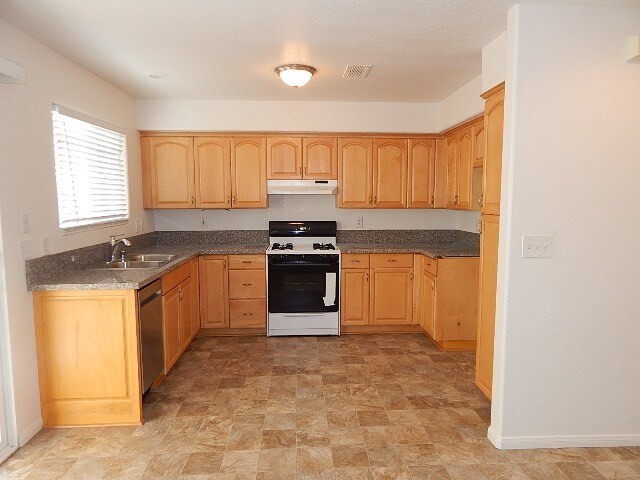 Primary Photo - 2865 C St