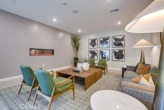 Building Photo - 3214 Rivington