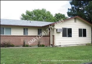 Building Photo - 1937 Hailey Ln