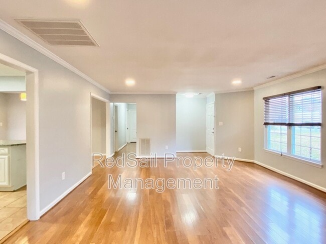 Building Photo - 773 Childress Dr