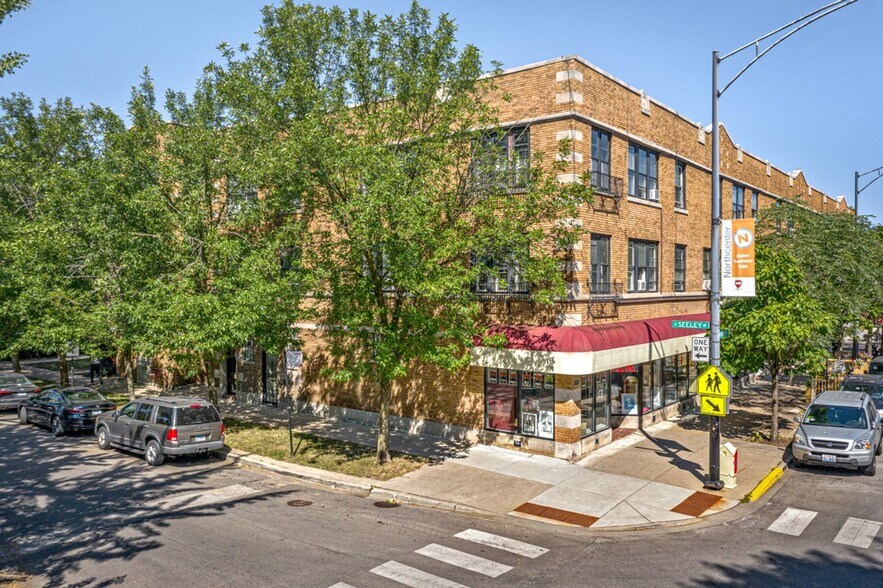 Building Photo - 4406 N Seeley Ave