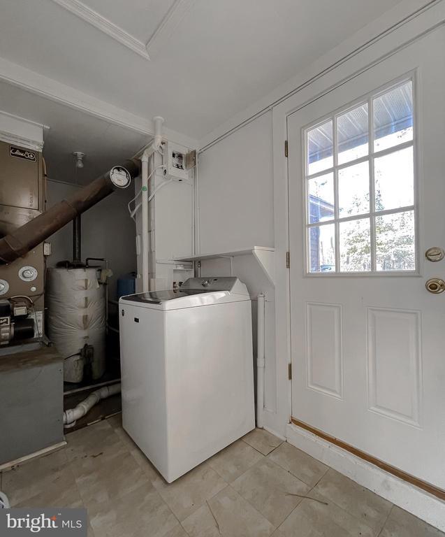 Building Photo - 18937 McKays Cove Ln