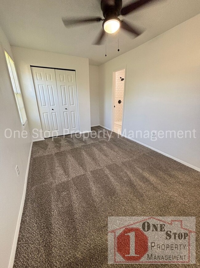 Building Photo - 4-bedroom, 2.5-bath in  Kansas City
