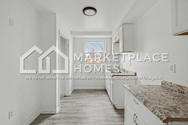 Building Photo - 19818 Fenmore St