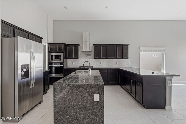 Building Photo - 941 Gulf Streams Ave