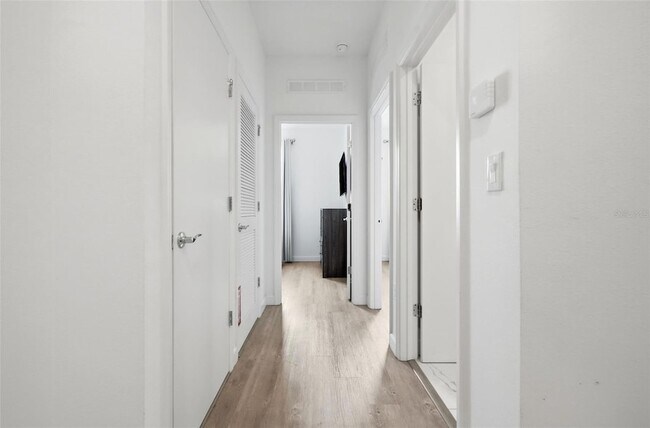 Building Photo - 285 Famagusta Dr